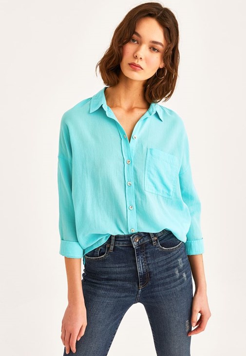 Cep Detaylı Gömlek ve Skinny Denim Pantolon Kombini