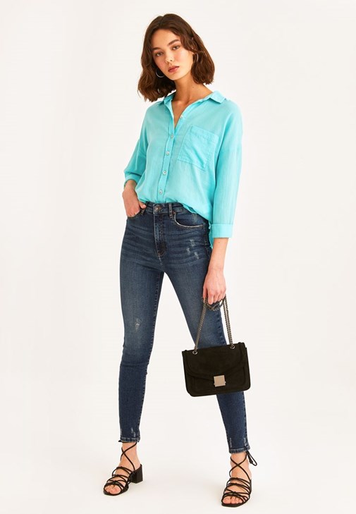 Cep Detaylı Gömlek ve Skinny Denim Pantolon Kombini