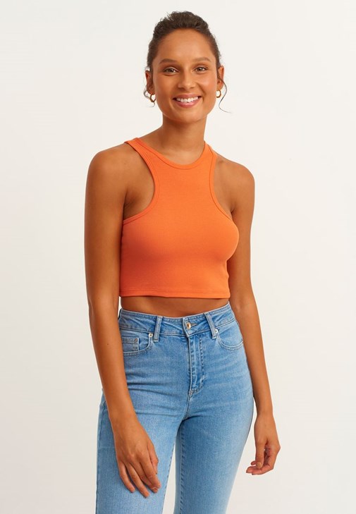 Halter Yaka Crop Atlet ve Denim Pantolon Kombini