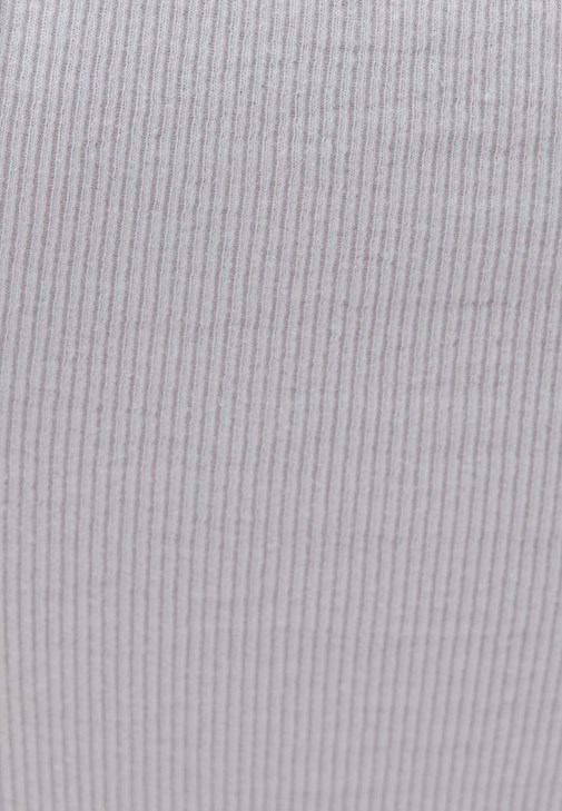 Halter Yaka Crop Atlet ve Denim Şort Kombini