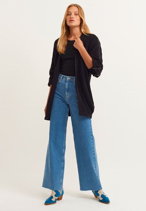 Pamuklu Esnek Dokulu Tişört ve Wide-Leg Denim Pantolon Kombini 