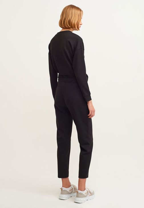 Carrot-Fit Sweat Pantolon ve Sweatshirt Kombini