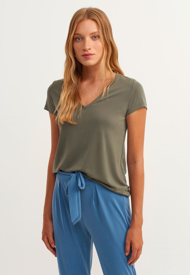 Women Green Soft touch v-neck tshirt