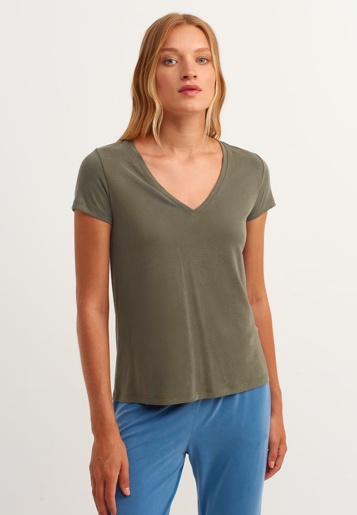 Women Green Soft touch v-neck tshirt