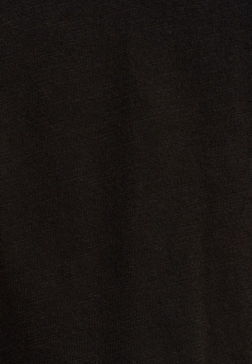 Pamuklu V-Neck Tişört ve Yüksek Bel Pantolon Kombini
