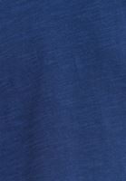 Pamuklu V-Neck Tişört ve Slim-Fit Denim Pantolon Kombini