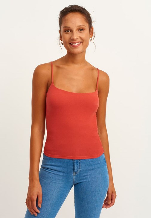 Kare Yaka Atlet ve Flare Denim Pantolon Kombini