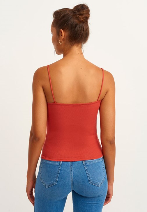 Kare Yaka Atlet ve Flare Denim Pantolon Kombini