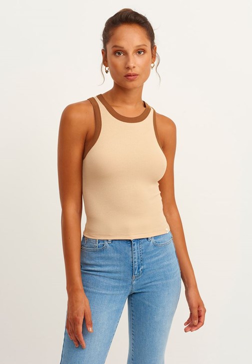 Halter Yaka Atlet ve  Slim-Fit Pantolon Kombini