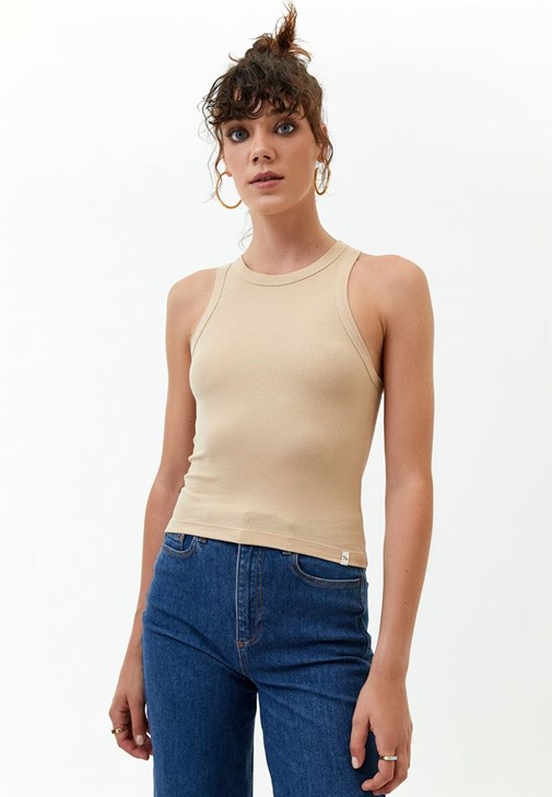 Halter Yaka Atlet ve Boot Cut Denim Kombini