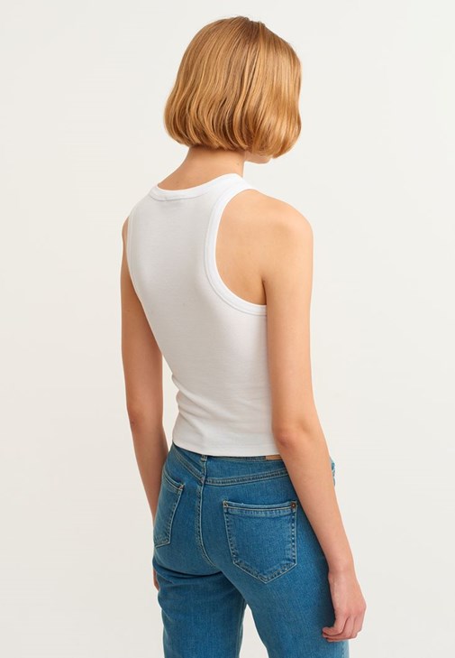 Triko Atlet ve Mom-Fit Pantolon Kombini
