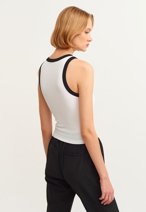 Halter-Neck Tank Top ve Denim Pantolon Kombini