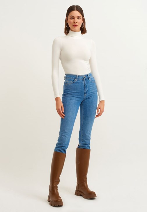 Balıkçı Yaka Uzun Kollu Tişört ve Skinny Pantolon Kombini