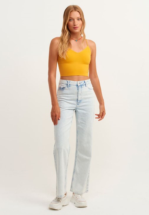  Crop Top ve Yüksek Bel Straight Pantolon Kombini