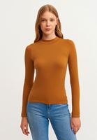 Bayan Turuncu High-Neck Esnek Dokulu Tişört