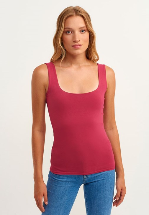 Atlet ve Slim-Fit Pantolon Kombini
