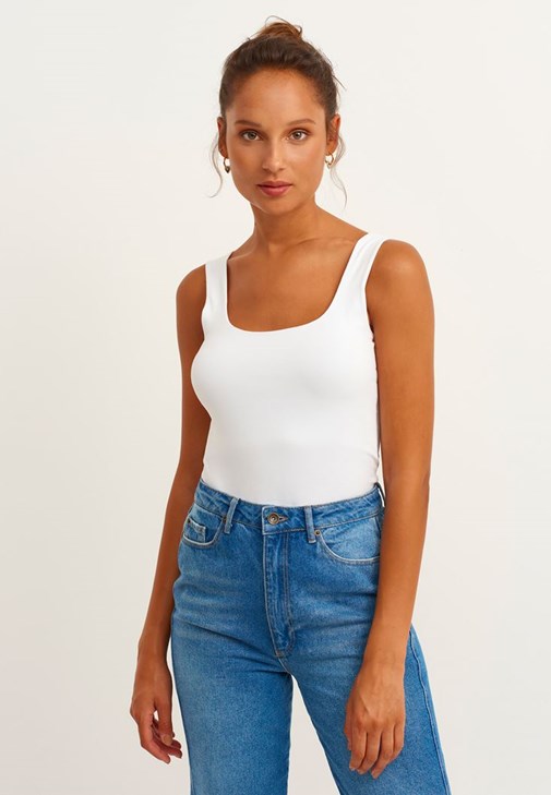 Atlet ve Denim Pantolon Kombini