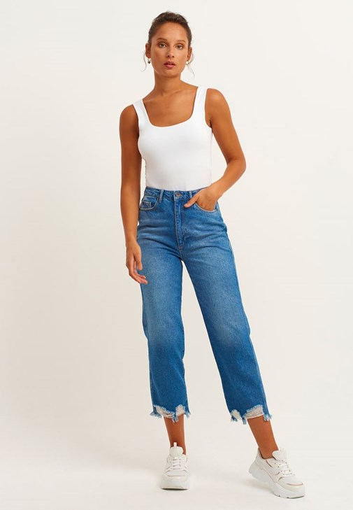 Atlet ve Denim Pantolon Kombini