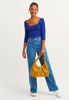 Örgü Detaylı Crop Triko ve Denim Pantolon Kombini