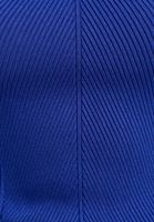Örgü Detaylı Crop Triko ve Denim Pantolon Kombini