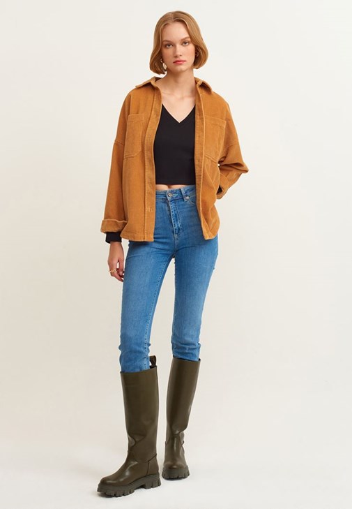 V Yaka Crop Kazak ve Slim-Fit Denim Pantolon Kombini