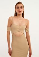 Bayan Bej Cut-Out Detaylı Yırtmaçlı Midi Elbise