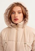 Bayan Bej Oversize Kapitone Şişme Mont