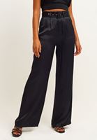 Bayan Siyah Kemer Detaylı Wide-Leg Pantolon