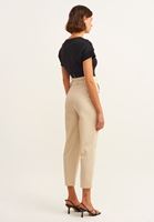 Bayan Bej Kemerli Carrot-Fit Pantolon ( TENCEL™ )