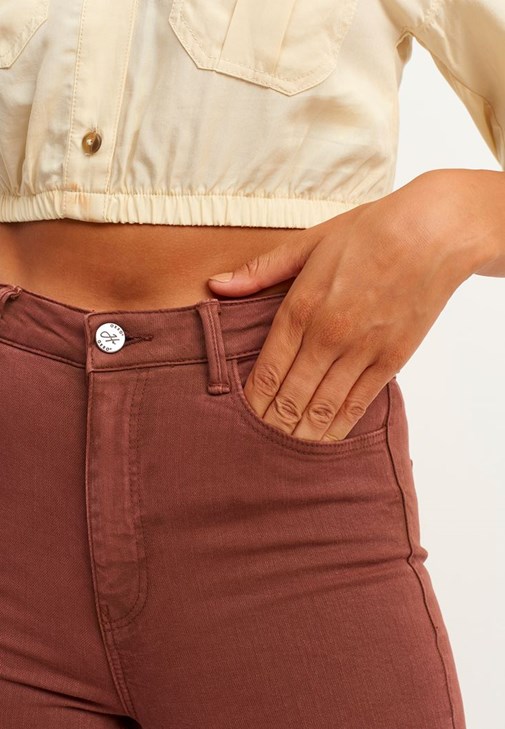 Toparlayıcı Etkili Skinny Pantolon ve Cepli Crop Bluz Kombini