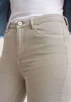 Romantik Gipeli Bluz ve Skinny Pantolon Kombini