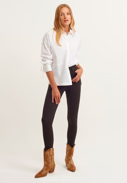 Pamuklu Esnek Dokulu Tişört ve Skinny Pantolon Kombini