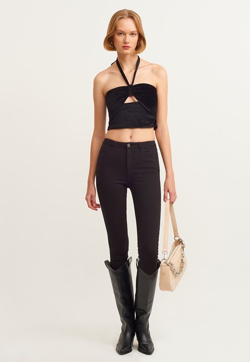 Kadife Crop Top ve Skinny Pantolon Kombini