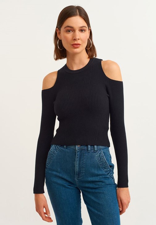 Kesik Kollu Triko ve Mom-Fit Pantolon Kombini