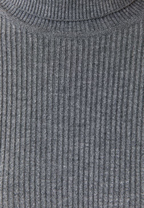 Balıkçı Yaka Kazak ve Wide-Leg Pantolon Kombini