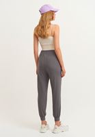 Jogger Pantolon ve Dikişsiz Crop Top Kombini