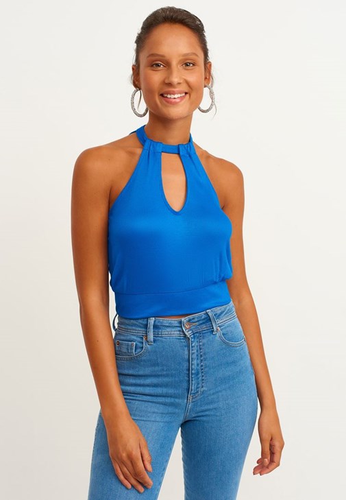 Yaka Detaylı Bluz ve Flare Denim Pantolon Kombini