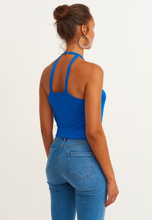 Yaka Detaylı Bluz ve Flare Denim Pantolon Kombini