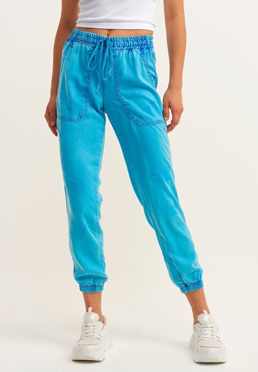 Jogger Pantolon ve Seamless Crop Top Kombini