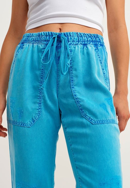 Jogger Pantolon ve Seamless Crop Top Kombini