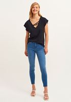 Bayan Siyah Biye Detaylı V-Neck Tişört