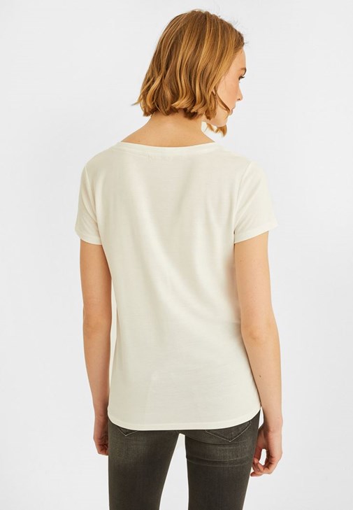 V-Neck Tişört Ve Jean Pantolon Kombini