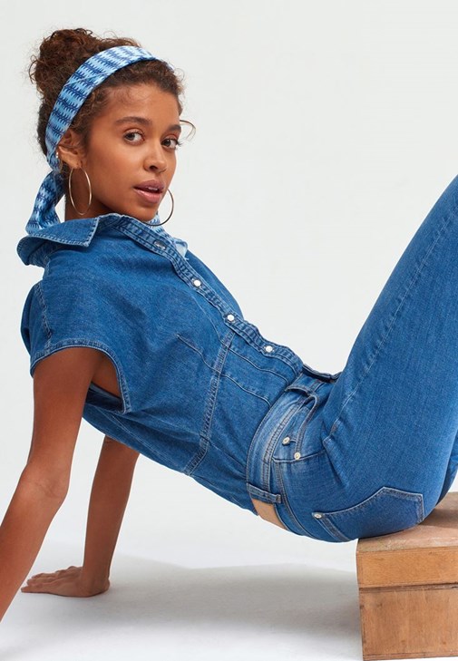 Balon Kollu Triko ve Slim-Fit Denim Pantolon Kombini