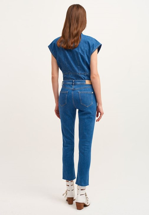 Balon Kollu Triko ve Slim-Fit Denim Pantolon Kombini