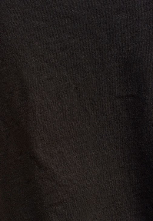 Tişört ve Denim Pantolon Kombini