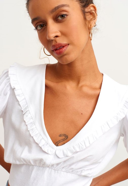 Crop Bluz ve Denim Pantolon Kombini