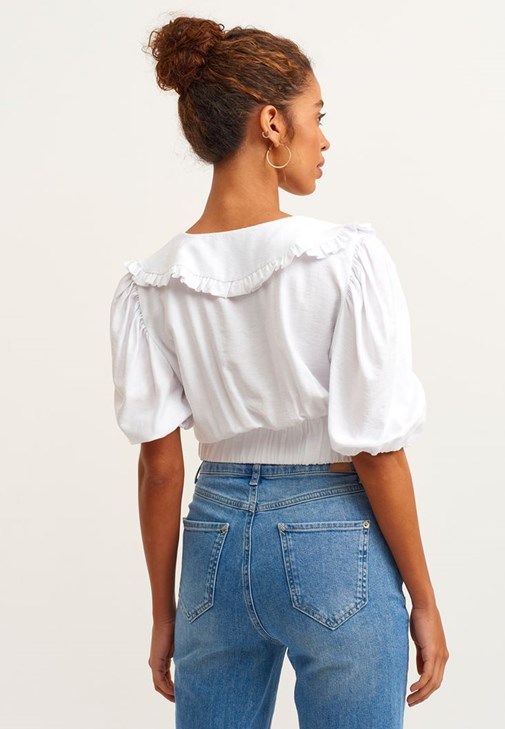 Crop Bluz ve Denim Pantolon Kombini