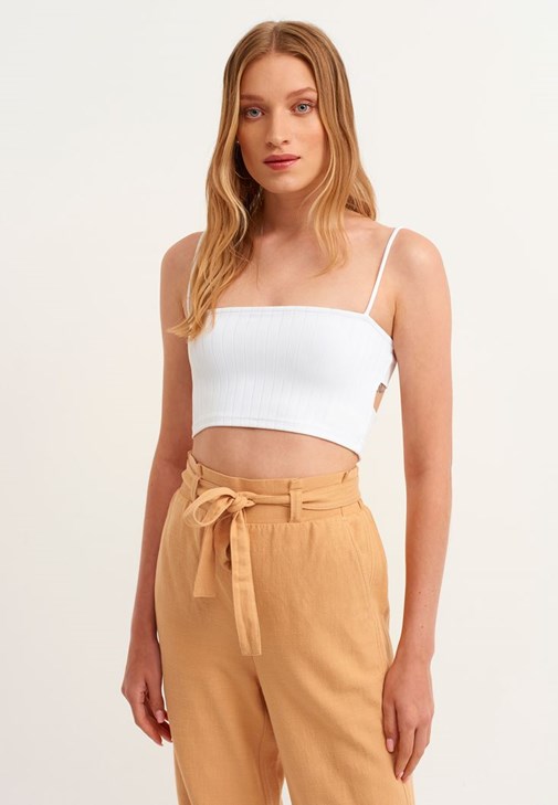 Sırt Detaylı Crop ve Baggy-Fit Pantolon Kombini