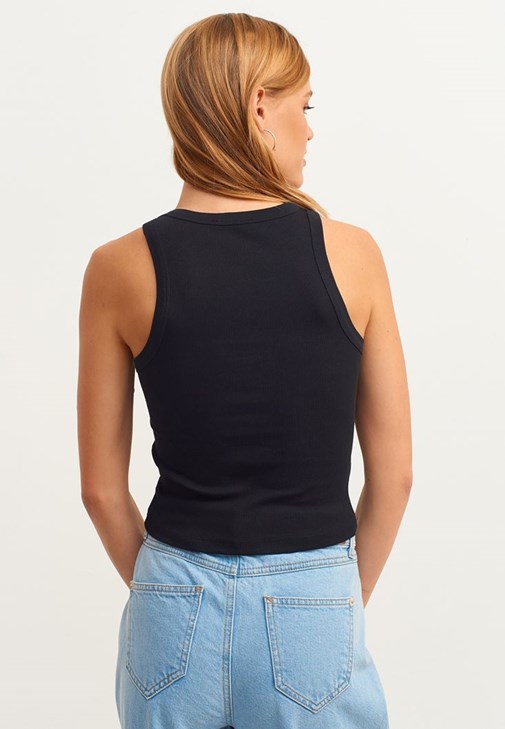 Halter Yaka Atlet ve Denim Pantolon Kombini