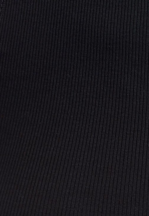 Halter Yaka Atlet ve Denim Pantolon Kombini